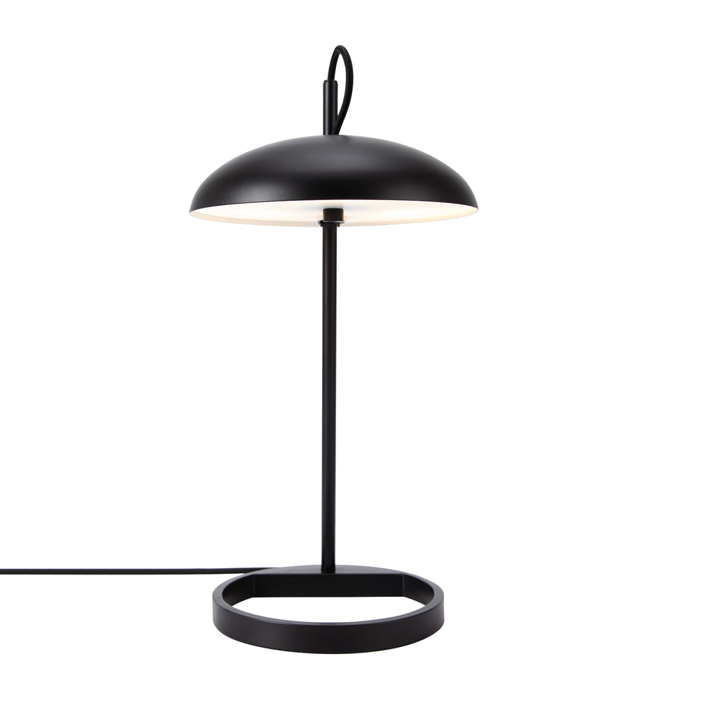 Versale Tischlampe Vorderansicht